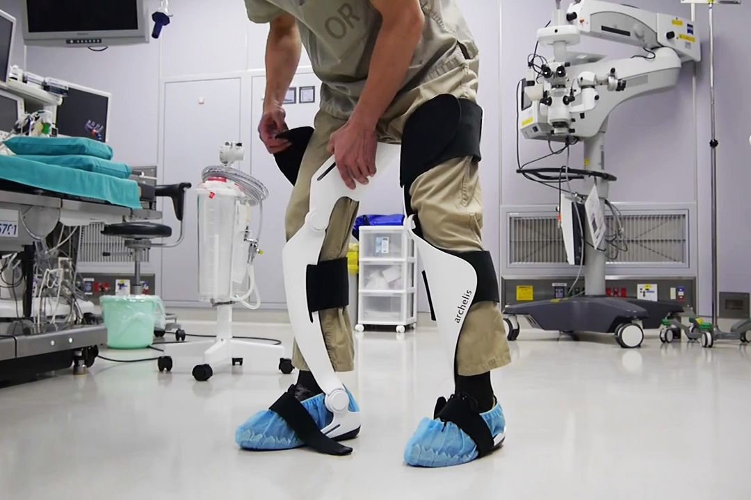 可穿戴的椅子可以让你站着坐着