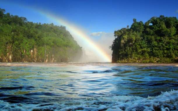 Cataratas de Foz do Iguaçu no Paraná， Brasil (Foz do Iguaçu瀑布Paraná，巴西)