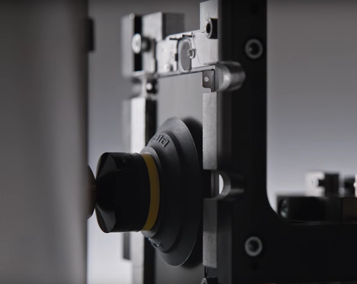 利亚姆iPhone吃Robot2