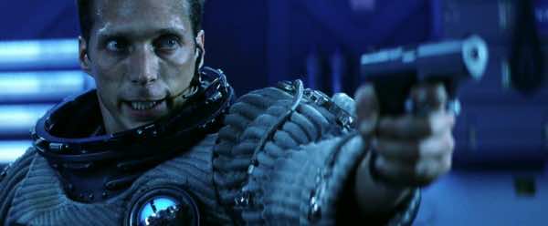 在太空中开枪会发生什么