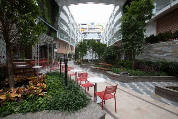 世界上最大的游轮炫耀UK_Image 13码头未来主义特色