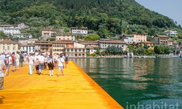 62万人在湖面上行走