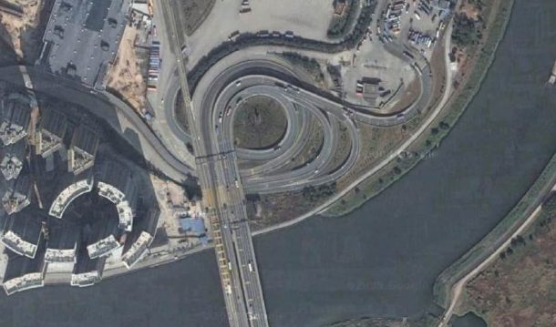 珠江项链桥，一个奇怪的交通问题的扭曲解决方案