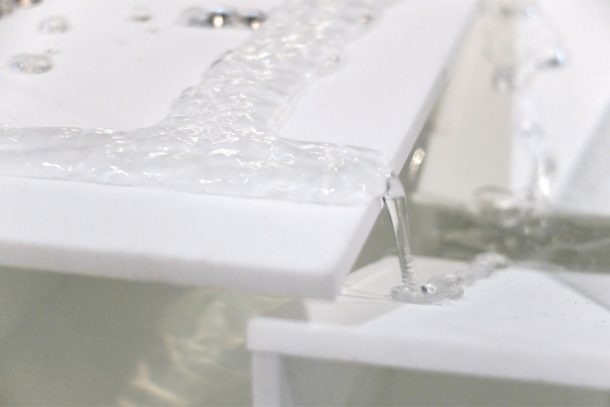 藐视引力定律的喷泉