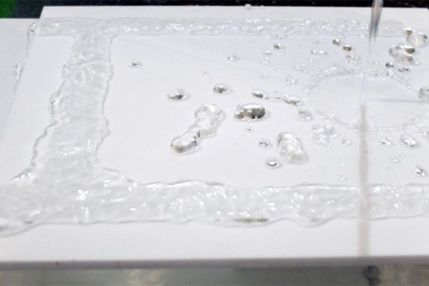 藐视引力定律的喷泉