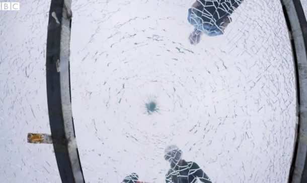 World’s Highest And Longest Glass Bridge In China Gets A Sledgehammer Treatment_Image 2