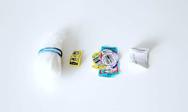 一名零垃圾妇女可以在一个小梅森罐子里装两年的垃圾