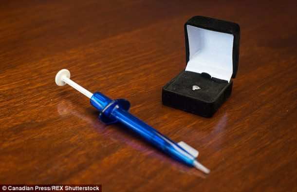 新型仿生镜片承诺终身拥有完美视力