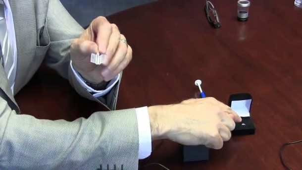 新型仿生镜片承诺终身拥有完美视力