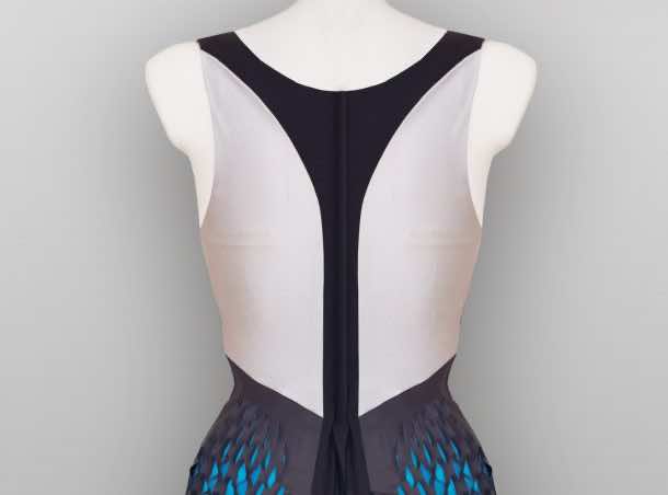 肌肉的衬衫将改变形状来显示如何锻炼Going_Image 4