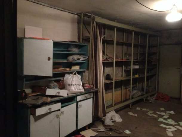 罗马尼亚建筑师变换一个又脏又旧车库改造成一个梦想Office_Image 3