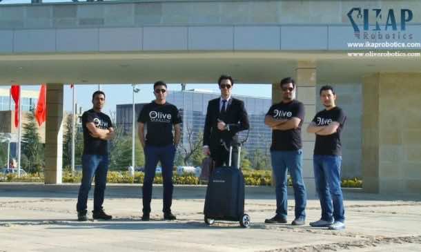 这个智能手提箱承认其所有者并跟随HIM_IMAGE 6