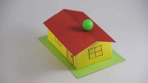 为什么球不滚下这个屋顶_image 1