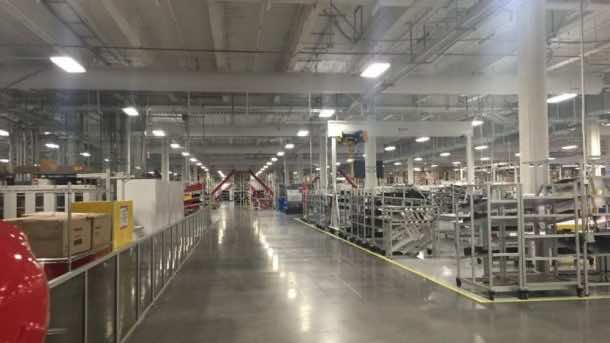 工厂内部。学分:bbc.com