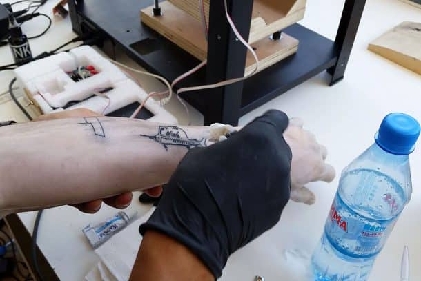 将来，机器人会照顾身体inking_image 5