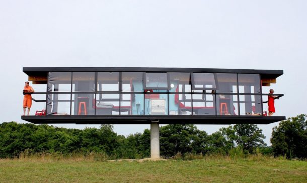 表演建筑两位艺术家建造了360度旋转房屋，然后移动了Image 2