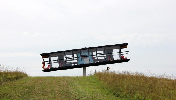 表演建筑两位艺术家建造了360度旋转房屋，然后移动了Image 7