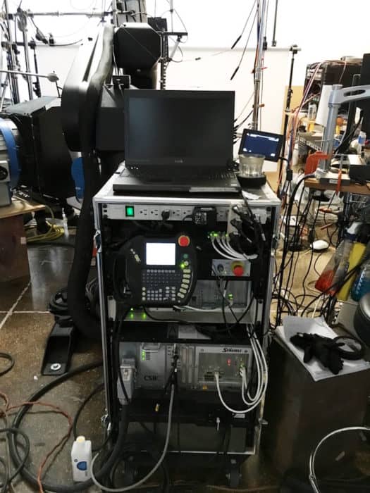 这张令人惊叹的汉堡照片需要一些复杂的工程和摄影技巧