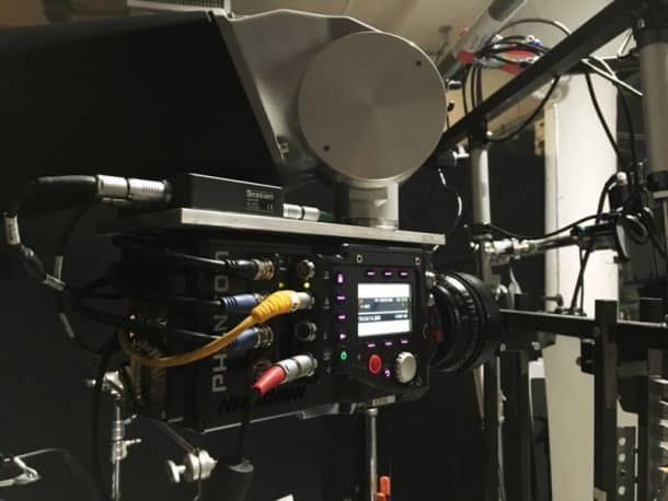 这张令人惊叹的汉堡照片需要一些复杂的工程和摄影技巧