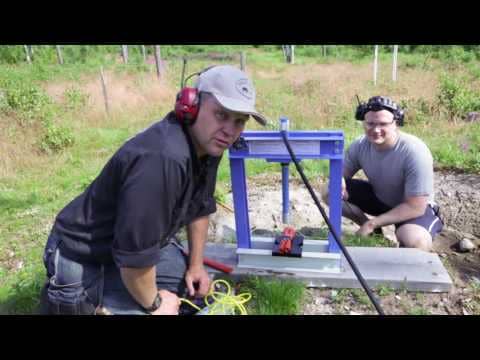 这是当使用液压press_image粉碎炸药时会发生什么