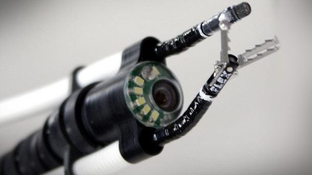 这个手术蛇机器人将进入您的嘴并在您的内部爬行_image 3