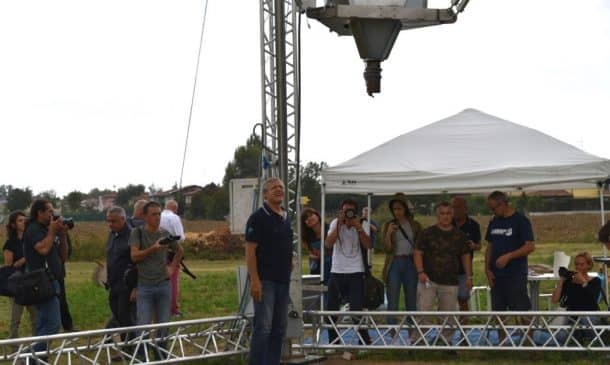 世界上最大的三角洲3D打印机生产的零成本泥屋