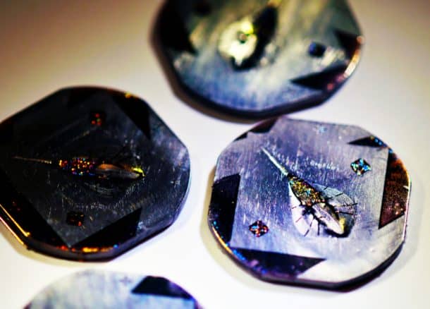 钛模具上的组织工程生物机器人。图源:Karaghen Hudson和Sung-Jin Park, CC BY-ND