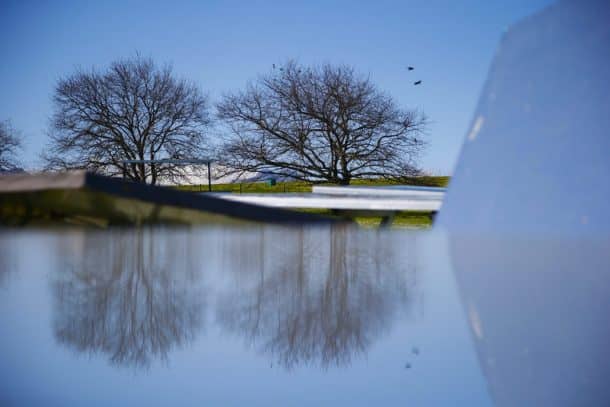 南非斯泰伦波什大学Mariendahl实验农场的Helio 100聚光太阳能(CSP)试验设施的一部分，定日镜的概览，图片来源:西雅图时报