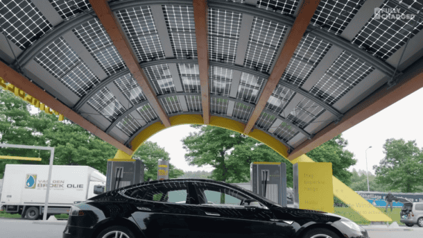 视频快照来自Youtube频道fullycharging