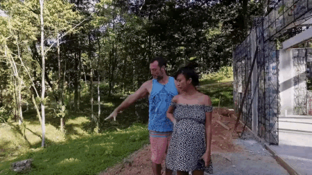 a-man-from-panama-is-building-a-village-using-plastic-bottles_image-0