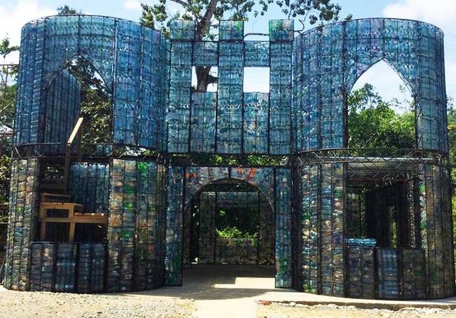 bottle-house-panama