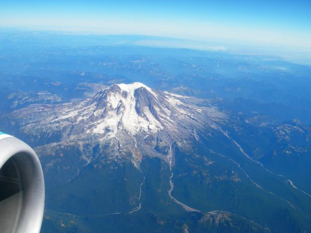 do-you-know-why-you-have-to-keep-the-shades-up-on-the-plane_image-8