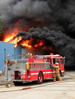 have-you-ever-wondered-what-is-the-difference-between-a-fire-engine-and-a-fire-truck-heres-the-answer_image-2