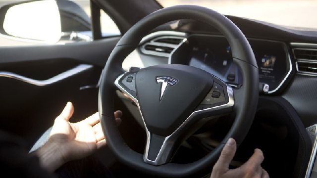 Heres-Hy-the-the-tesla-autopilot-update-date-blocks-incomentive-users_image-2