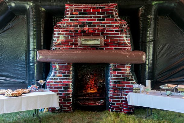 inflatable-pub-is-the-best-option-for-your-next-party_image-14