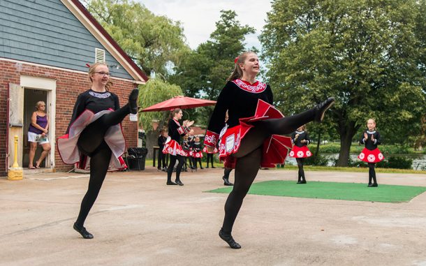 inflatable-pub-is-the-best-option-for-your-next-party_image-3