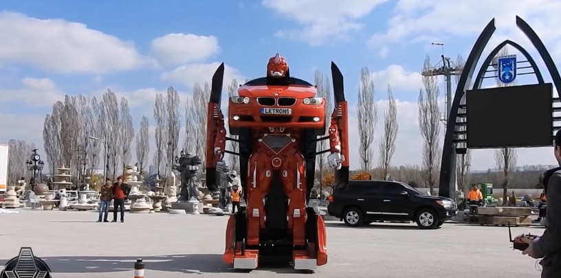 现在您可以使用罐头买入-A-a-a-a-bmw-transformer_image-0