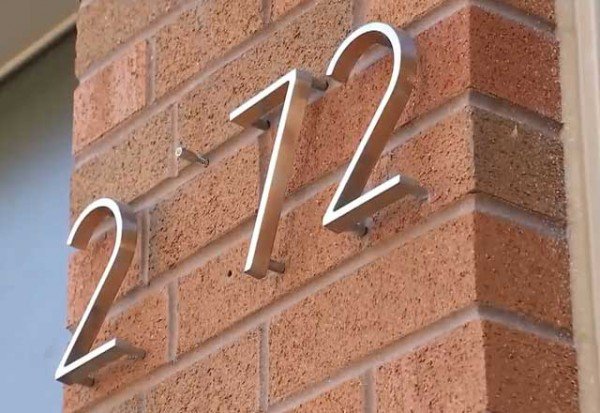 the-mysterious-binary-bandits-are-pilfering-1s-and-0s-off-the-home-numbers-in-philadelphia_image-0