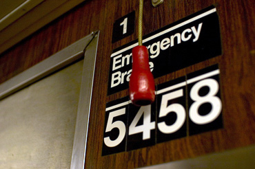 what-happens-when-the-emergency-brake-on-the-subway-is-pulled_image-2