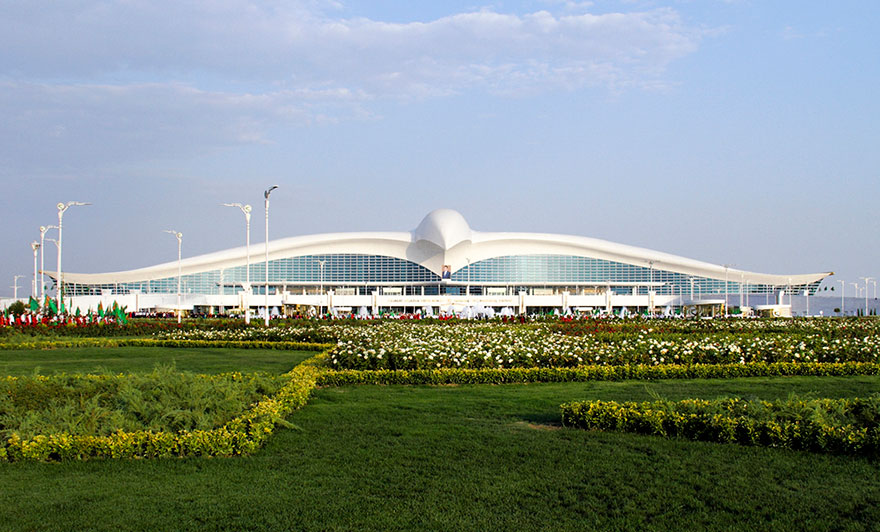 Falcon-airport-turkmenistan-1