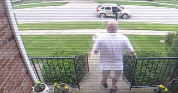 explosive-bait-box-filled-with-poo_image-2