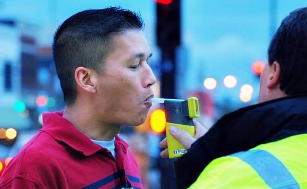 how-does-a-breathalyzer-work_image-1