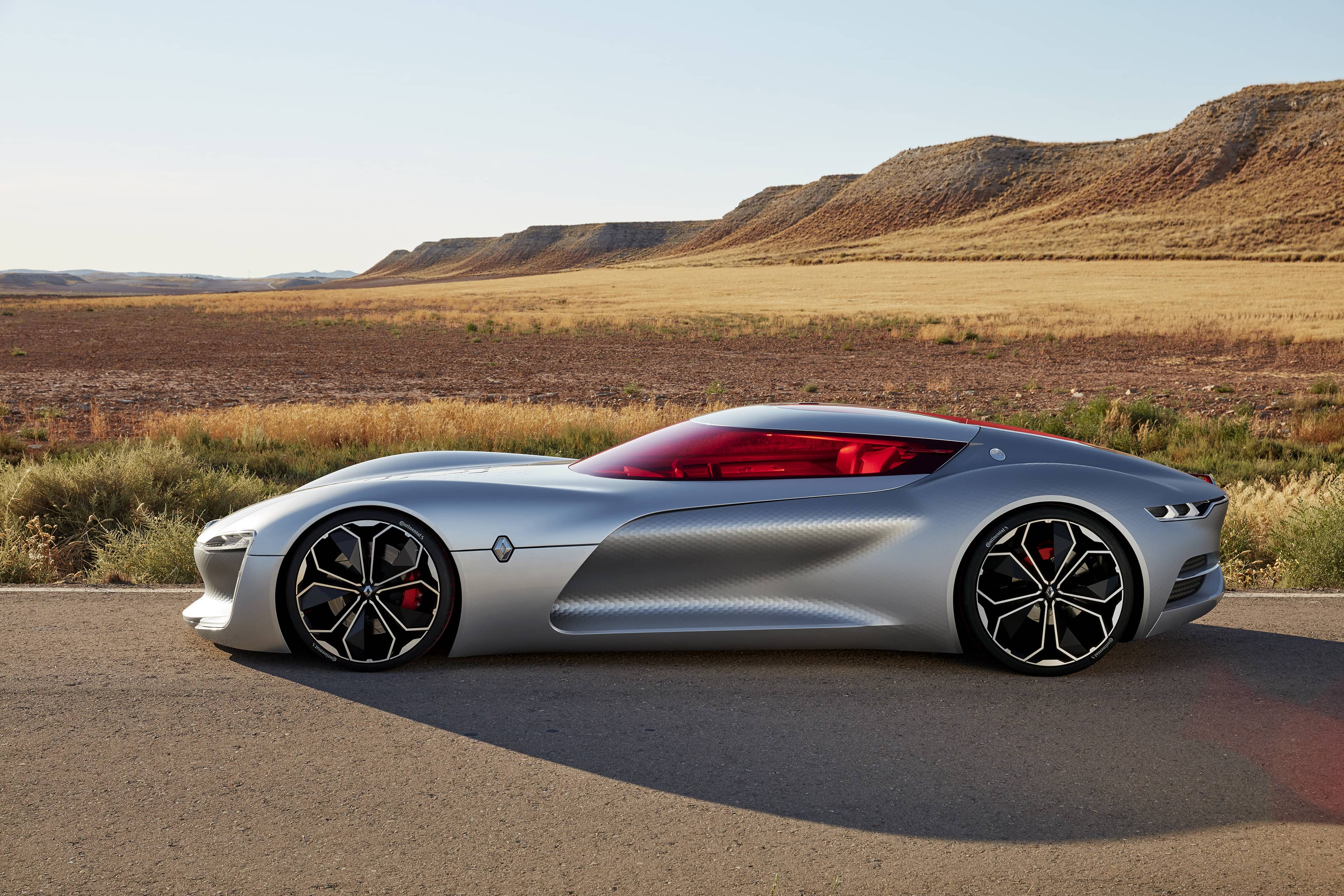 renault-unveils-the-highly-anticipated-trezor-concept-car-at-the-paris-motor-world_image-0