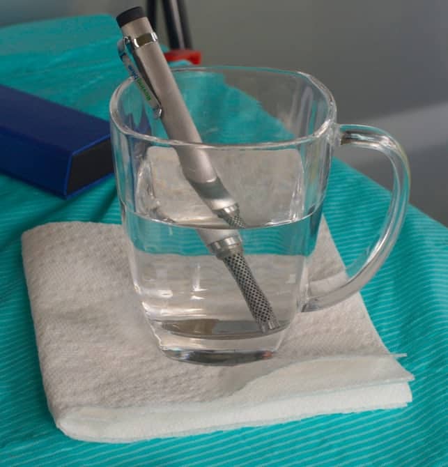 this-ozone-pen-can-zap-water-to-make-it-drinkable -_image-2