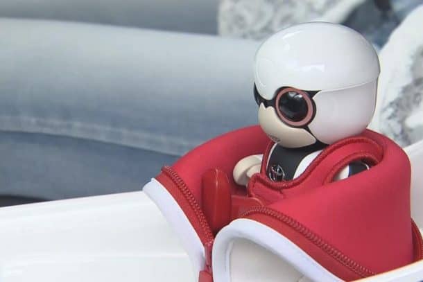 丰田-Unveils-Kirobo-Mini-Robot-Baby-amid-falling-highing-highter-birthrates_image-0