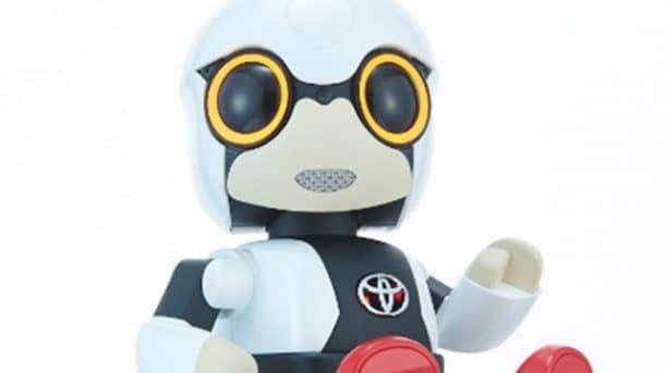 丰田-Unveils-Kirobo-Mini-Robot-Baby-baby-falling-highing-higher-birthrates_image-1