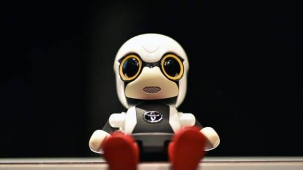 丰田-Unveils-Kirobo-Mini-Robot-Baby-amid-falling-highing-hightrate-birthrates_image-3