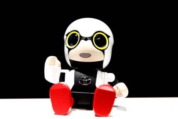 丰田-Unveils-Kirobo-Mini-Robot-Baby-amid-falling-highing-higher-birthrates_image-5