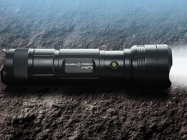 you-can-use-this-powerful-little-flashlight-to-start-a-fire-and-cook-breakfast_image-2