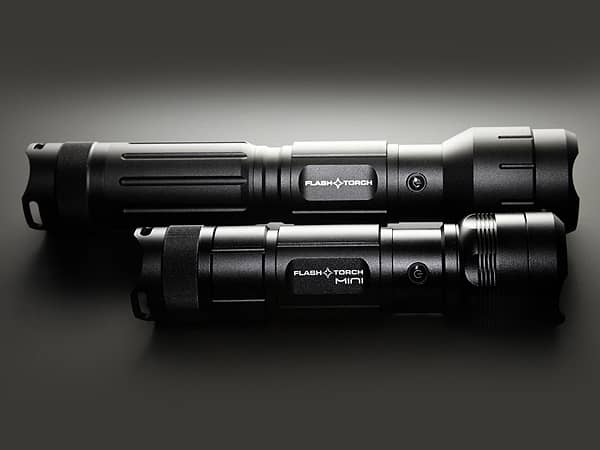 you-can-use-this-powerful-little-flashlight-to-start-a-fire-and-cook-breakfast_image-3